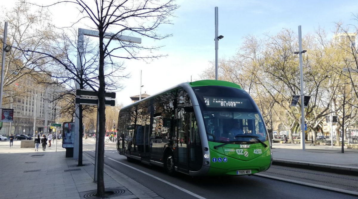 Desvíos de buses en el Santo Entierro de Zaragoza