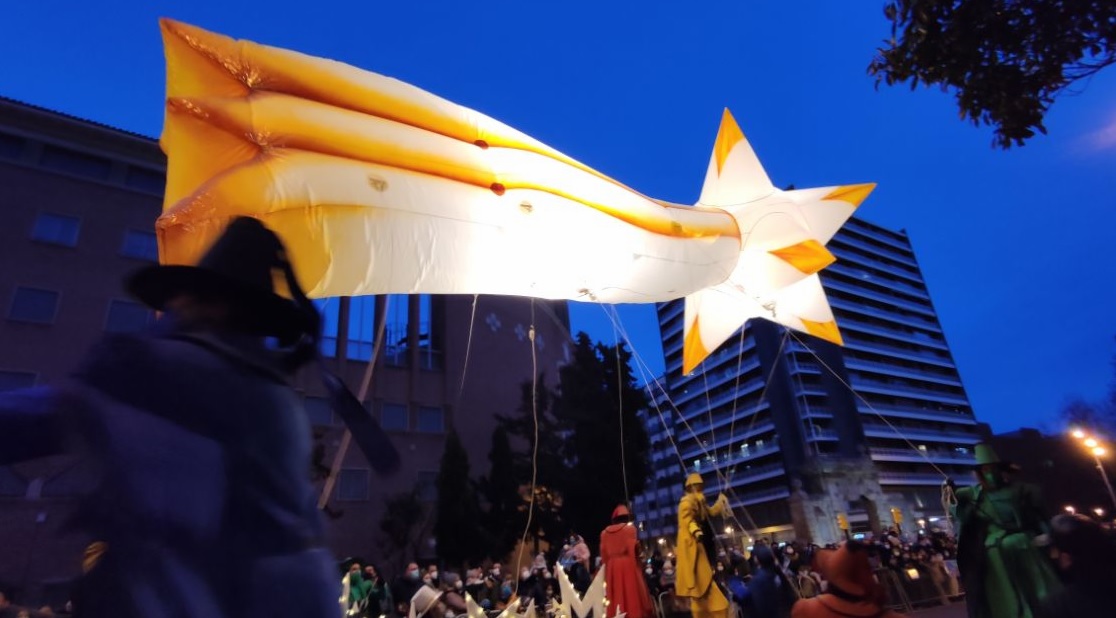 Cabalgata de Reyes en la Navidad 2023-2024 en Zaragoza.