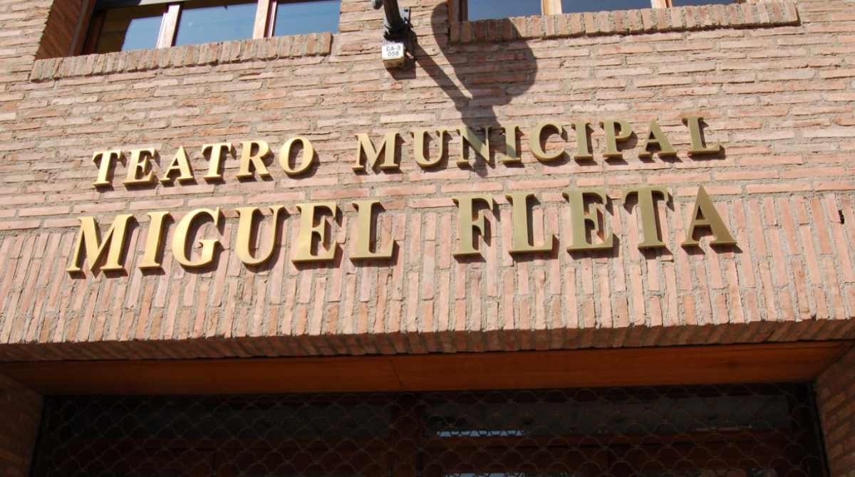 Cine en el Teatro Municipal Miguel Fleta de Utebo. 