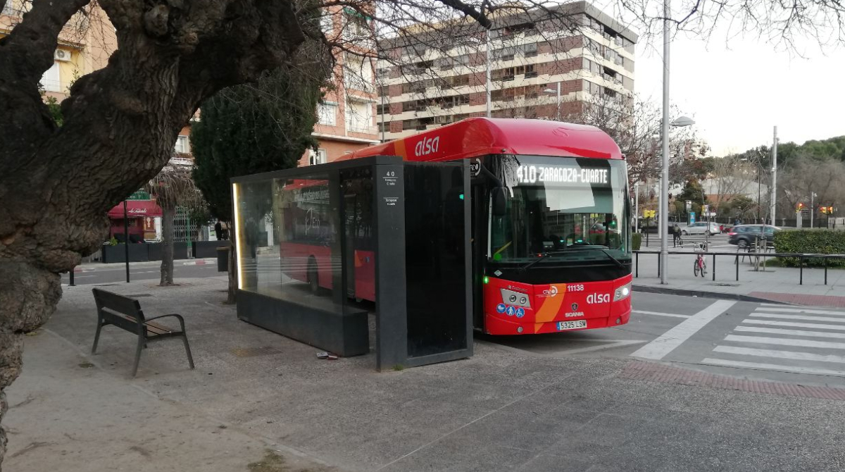 Bus de Cuarte en el Intercambiador Carlos V de Zaragoza. 
