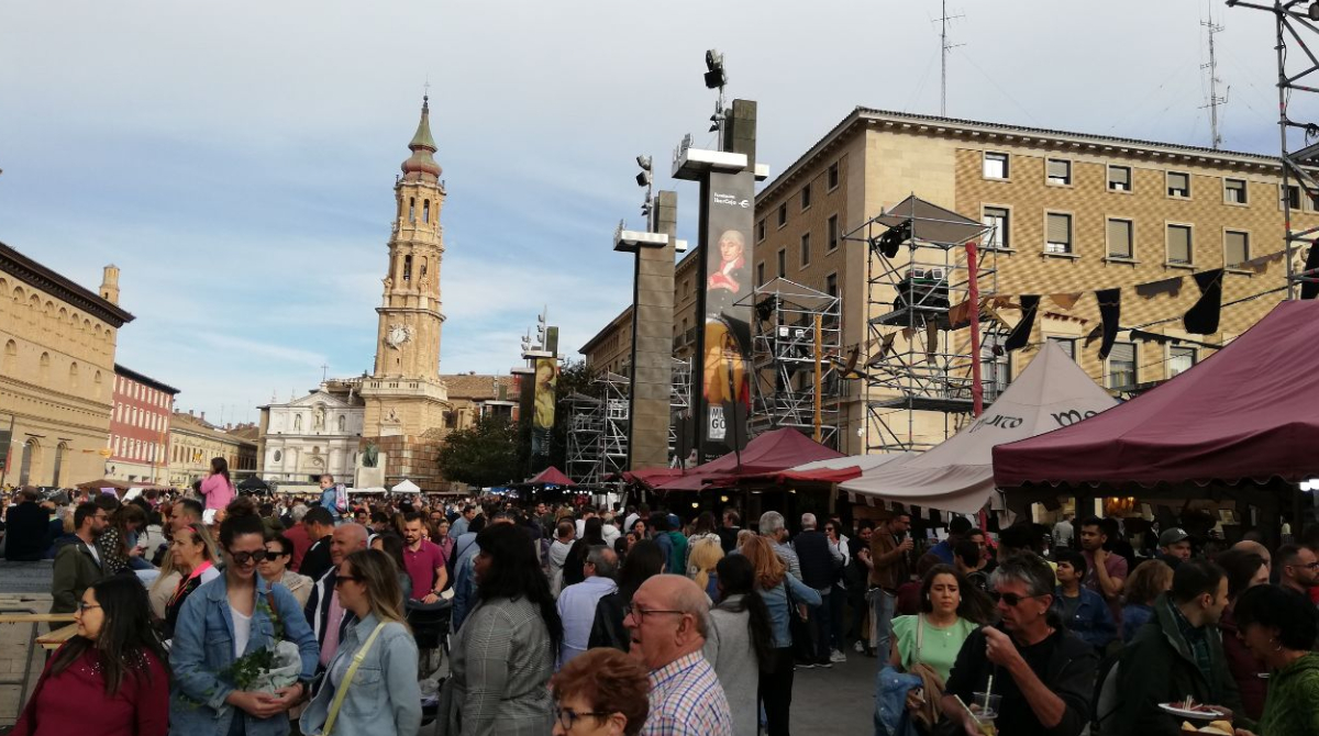 Zaragoza, con miles de personas celebrando las Fiestas Goyescas. 